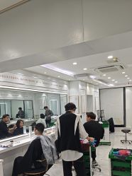 -镁连社·美联社