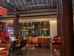 -阿瓦山寨·湘菜现炒·剁椒鱼头王(咸阳总店)