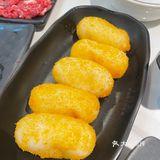 黄牛肉火锅：肉质鲜嫩，汤底醇厚，让人欲罢