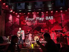 -FOUR PLAY BAR