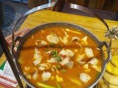 -老滇山寨•云南特色菜•地方菜•民族风情歌舞表演(金碧店)