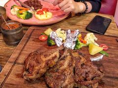 迷迭香烤羊脊排配时蔬-SISTERS BAR RESTAURANT川意酒馆(嘉善老市H楼店)