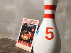 -HIGH FIVE哈福手工汉堡(桂林路店)