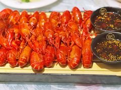 -肥肥虾庄·金牌油焖大虾(首义路店)