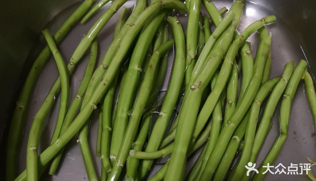 跟着XY实践夏季素食菜式青椒炒空心菜
