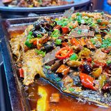 这家烤鱼有点东西