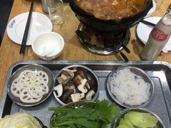 重庆鸡公煲-范贤光鸡公煲(平乐园总店)