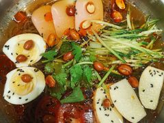 -山野的朋友露营炭火烤肉