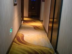 -红方格精致酒店(泸州金融中心万象汇店)
