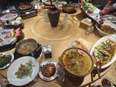 -头上红煨盐鸡·非遗院子餐厅