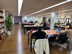 -上海市静安区图书馆(新闸路馆)