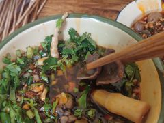 -拈签一笑黄牛肉辣卤串串