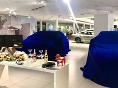 -杭州中沃沃尔沃4S店(滨江区店)