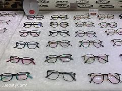 -罗伯特眼镜·蔡司官方授权(罗湖国贸店)