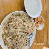 在丽景路上的一家卤味馆  环境： 环境就是一般的餐厅