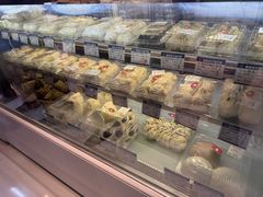 -白玉兰食品甜凤店(合生汇店)