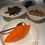 新荣记小酒馆更适合喝酒聊天吃吃小菜逛逛外滩