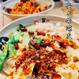 吃过外卖后又去堂吃的油泼面与酸辣粉🍜，味道更佳，好吃👏