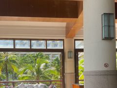 -亚龙湾喜来登·美景台大堂吧