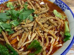 -孙浩特色牛杂面板面(华捷道店)