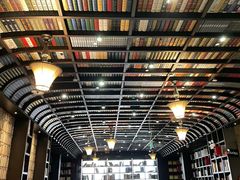 -钟书阁(松江泰晤士小镇店)