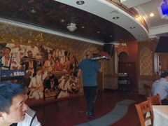 等位区-维吾尔餐厅(宜山路店)