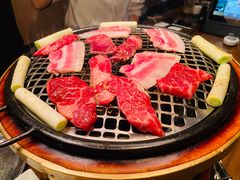 -焼肉まんぐう