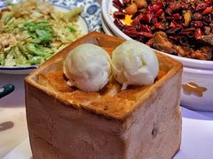 冰激凌面包-茅庐川菜(烟台万象汇店)