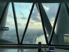 -广州塔卢特斯法国旋转餐厅