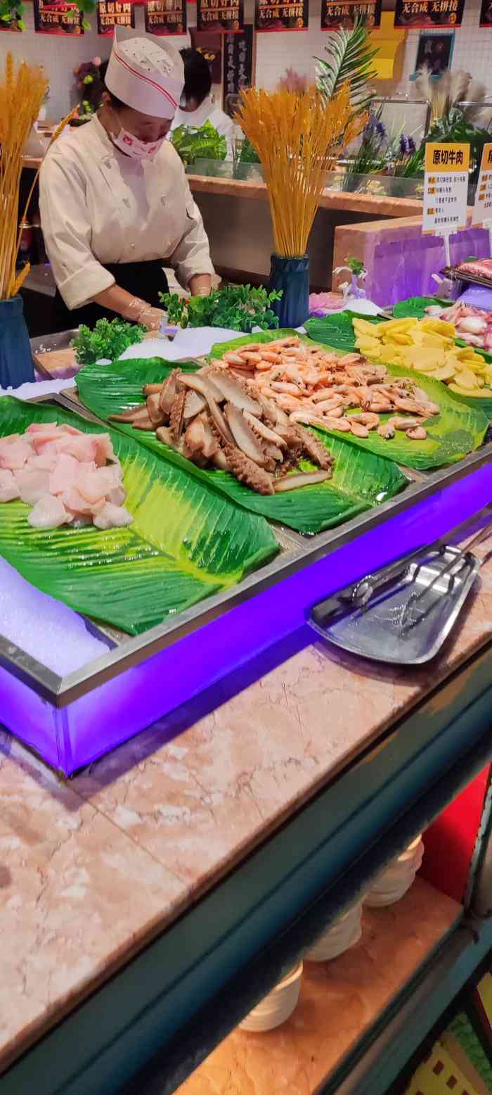 一烤食上自助烤肉·火锅(熙悦汇店)-"肉质还不错,各方面都很不错,服务