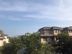 -田园东方蜜桃村的田野营地