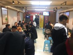 等位区-蛙大侠香辣牛蛙火锅店(总店)