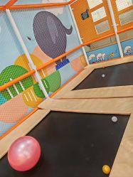 -爱婴室(上海浦建路店)