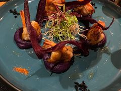 煎虾配紫薯泥薯片及姜味柠檬汁-AZUL by FUEL蓝色·法式酒馆(琶醍店)