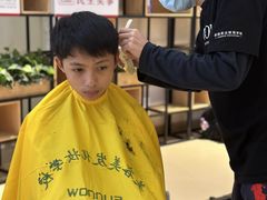 -首脑美容美发化妆美甲培训学校(龙岗校区)