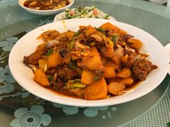 惊呆我的大盘鸡小份-雪莲美食(文锦渡店)