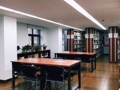 -上海市静安区图书馆(新闸路馆)