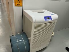 -安东易迷你仓自助寄存仓库(淞虹路店)