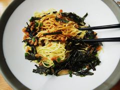 弄堂葱油拌面-弄堂咪道-饭香·面香·馄饨香(兴梅店)