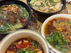 -爆炸头阿姨小四川正宗川味小吃(无任何分店)