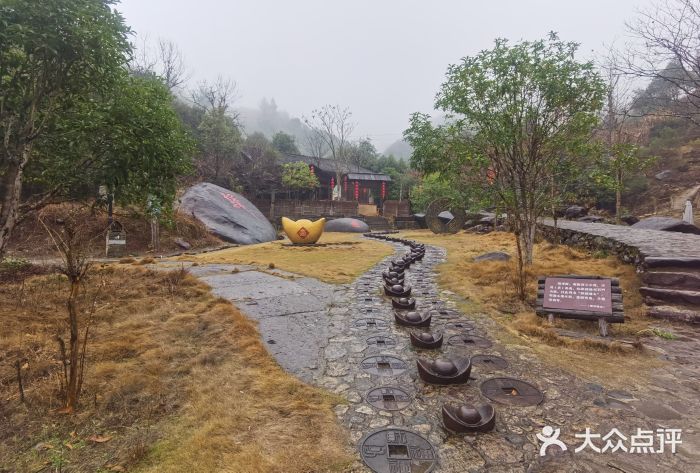 篁岭石门峡图片