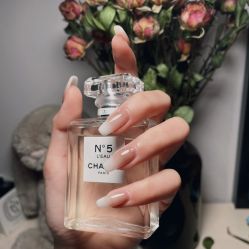 -雪奈传统美甲美睫