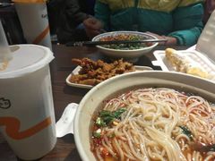 -爆炸头阿姨小四川正宗川味小吃(无任何分店)