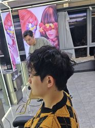 -藤野造型烫发染发