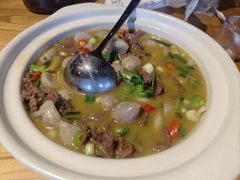 牛肉烧毛芋-头上红煨盐鸡·非遗院子餐厅