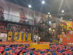 -极限Jump蹦床·新潮玩运动世界·室内乐园·团建·派对中心