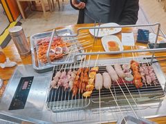 -哈尔滨小酒馆·鲜肉现穿自助烧烤(康新花园店)