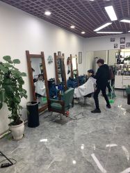 -V8潮牌·接发烫染连锁