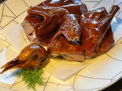 脆皮乳鸽-新荣记(BFC外滩金融中心店)