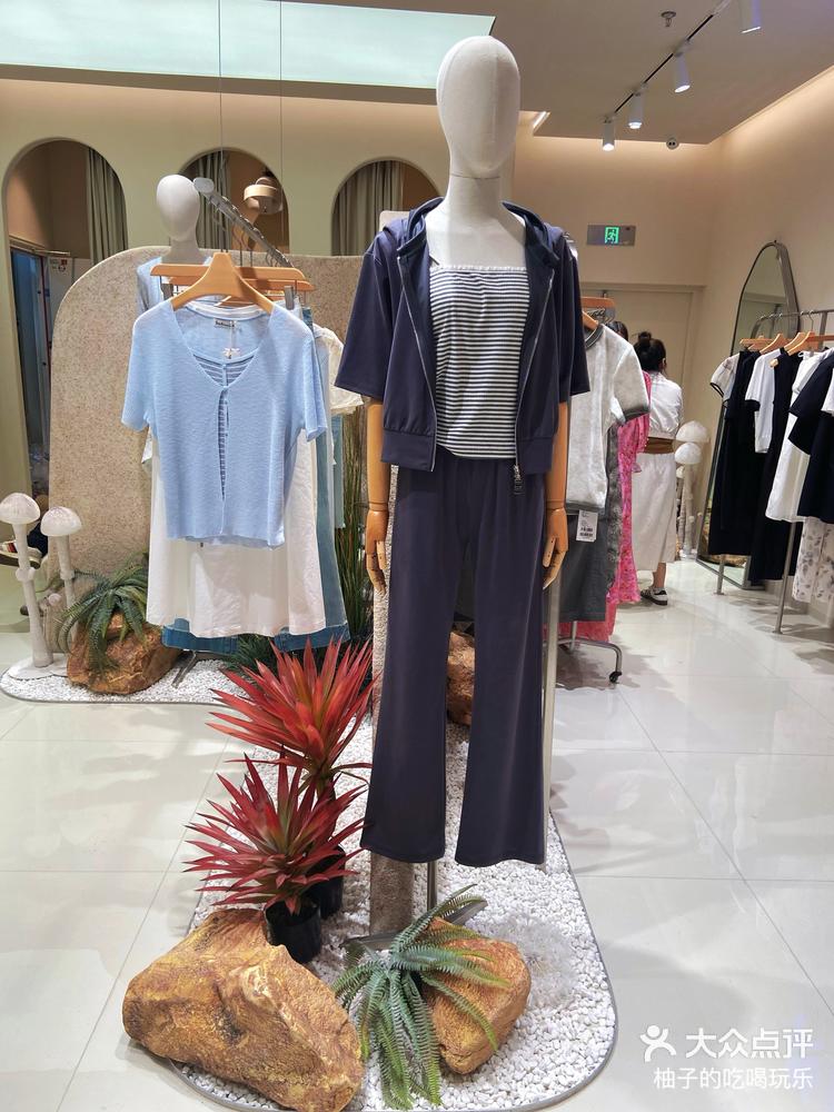 西北旺万象汇新开业的森林鸟女装店免费活动来啦!